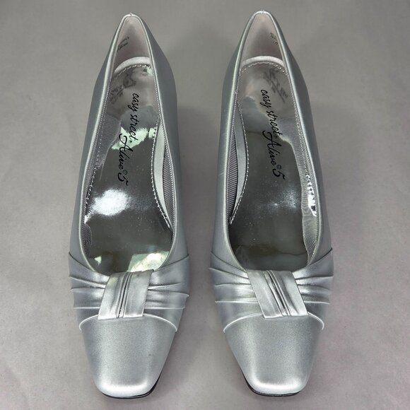 NWT Easy Street Women's Waive Metallic Square Toe Kitten Heel Pumps - Picture 2 of 7